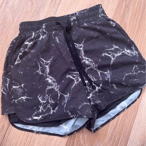 Buffbunny black marble flow shorts